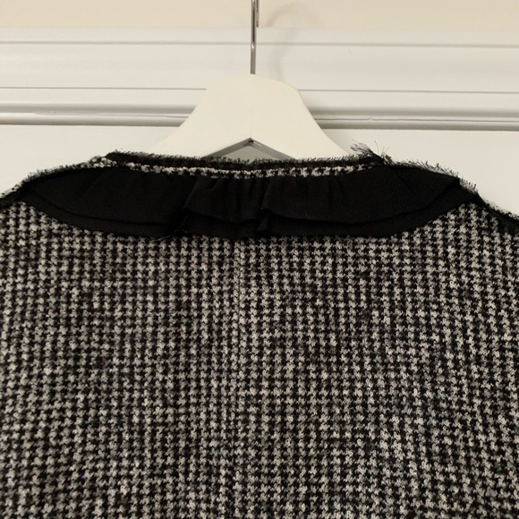 Ann Taylor Black Blazer Jaket Size:2. - Picture 7 of 7